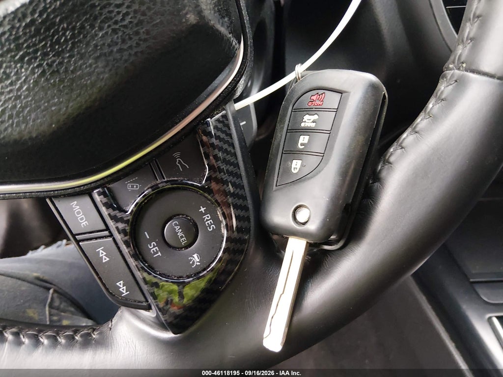 2018 Toyota Camry SE photo 11