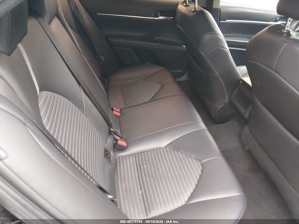 2018 Toyota Camry SE photo 8
