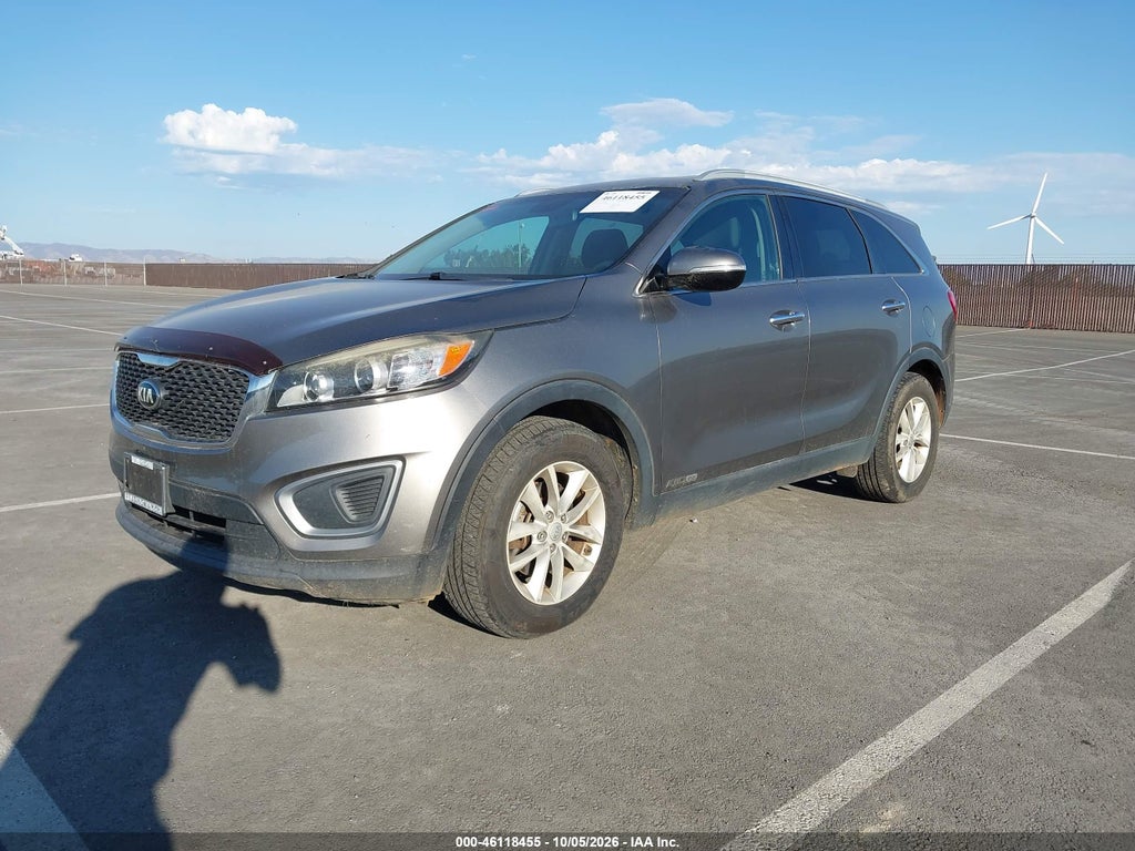 2016 Kia Sorento 3.3L LX photo 2