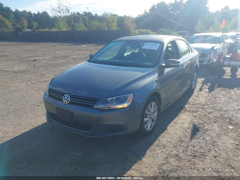 2014 Volkswagen Jetta 1.8T SE photo 2