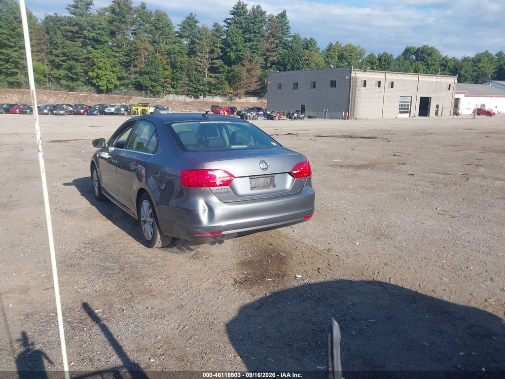 2014 Volkswagen Jetta 1.8T SE photo 3