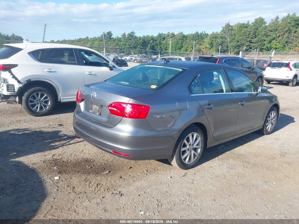 2014 Volkswagen Jetta 1.8T SE photo 4