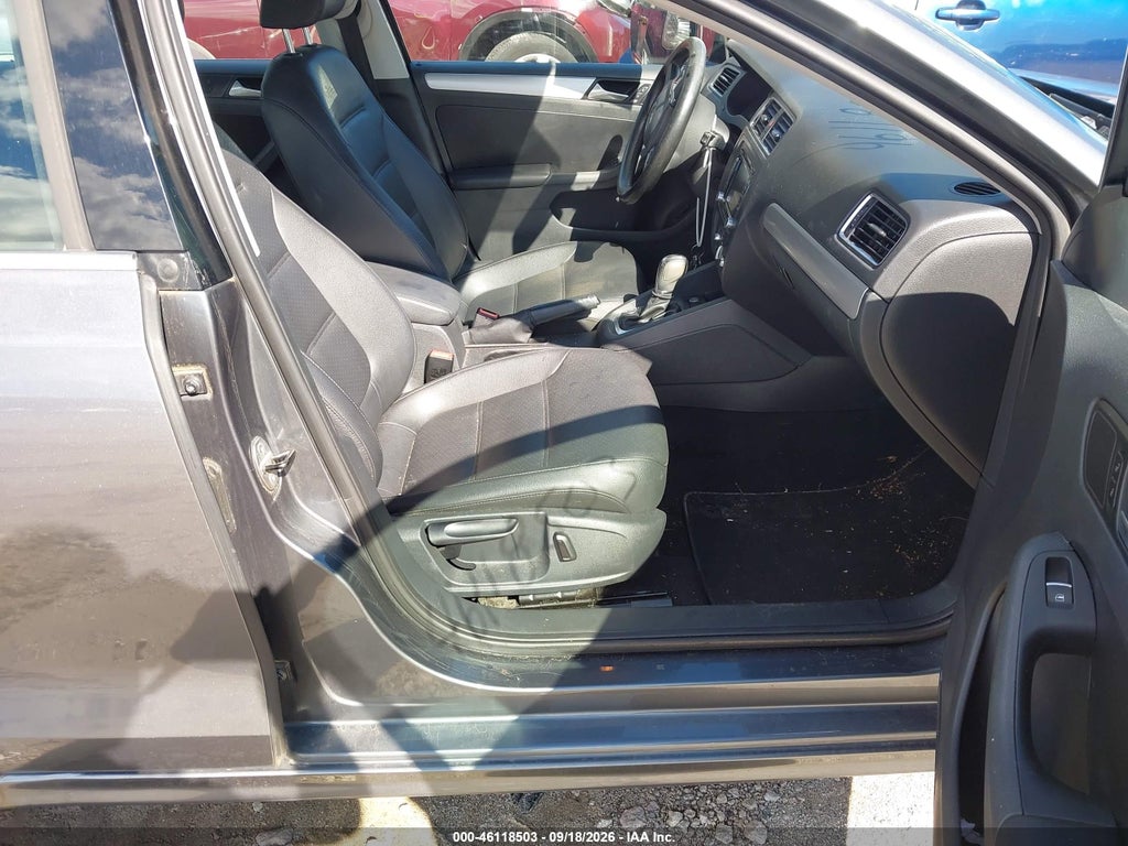 2014 Volkswagen Jetta 1.8T SE photo 5