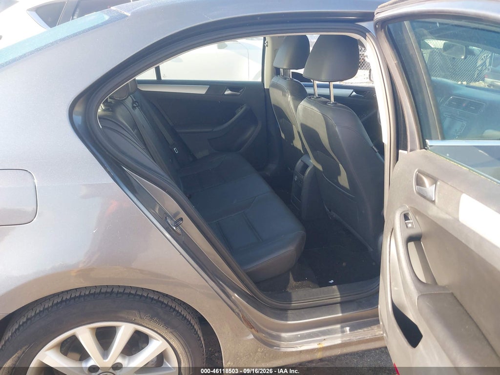 2014 Volkswagen Jetta 1.8T SE photo 8