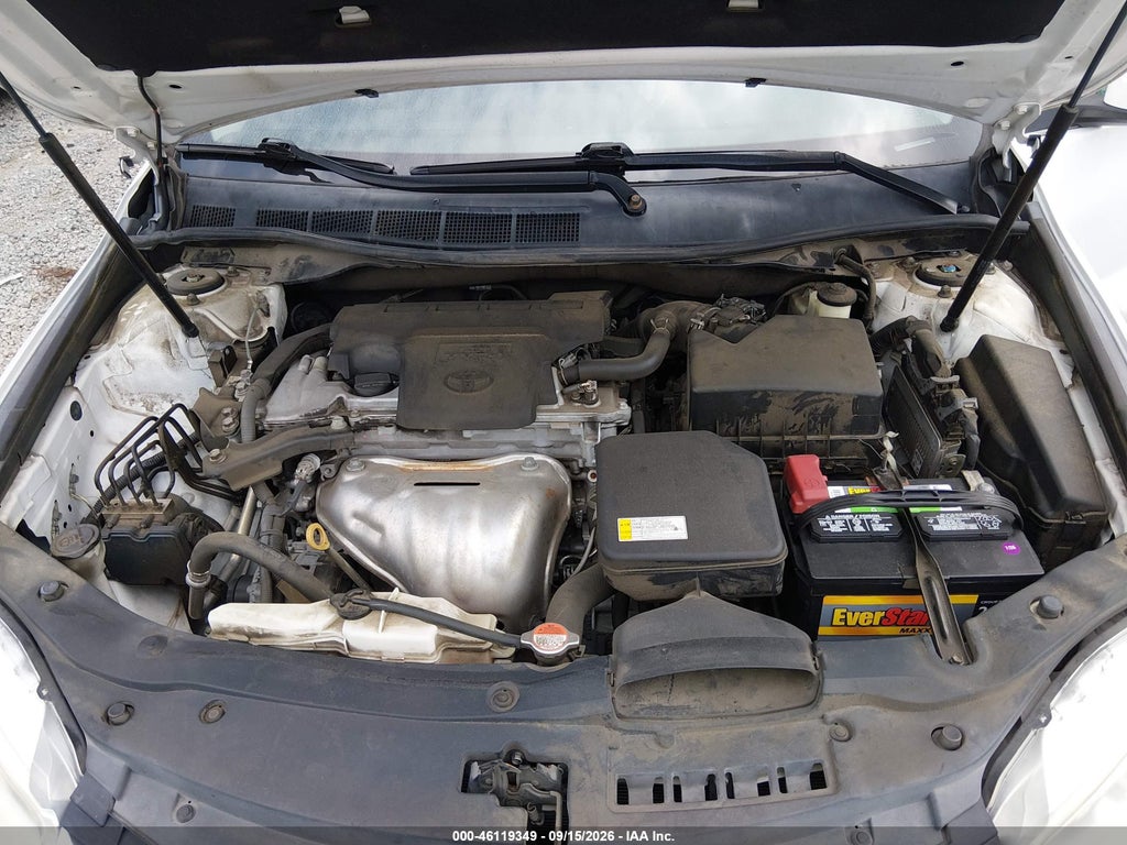 2016 Toyota Camry LE photo 10