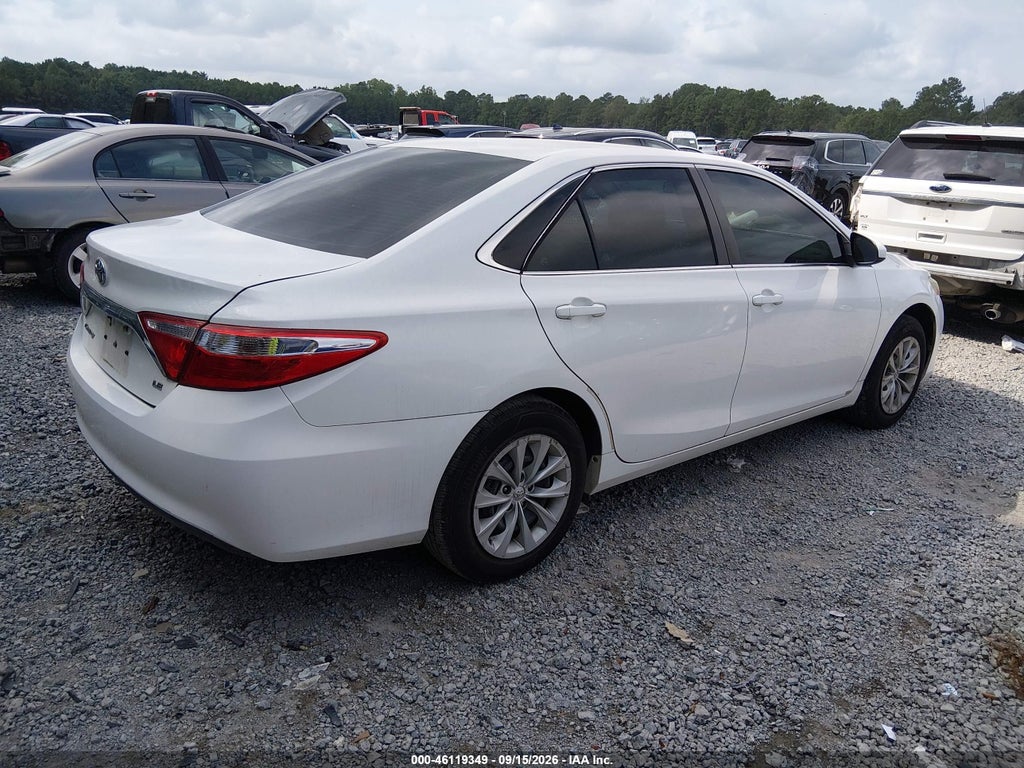 2016 Toyota Camry LE photo 4