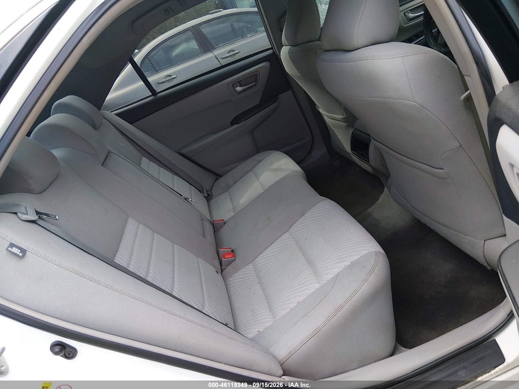 2016 Toyota Camry LE photo 8