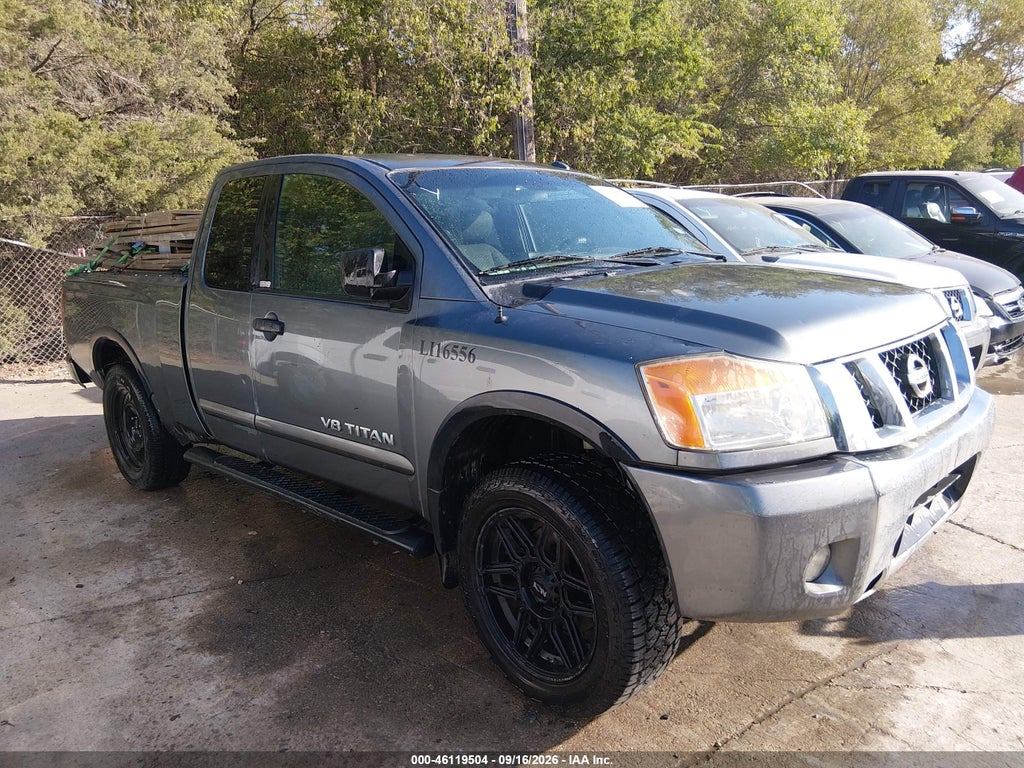 2015 Nissan Titan SV photo 1