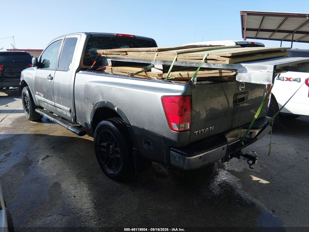 2015 Nissan Titan SV photo 3