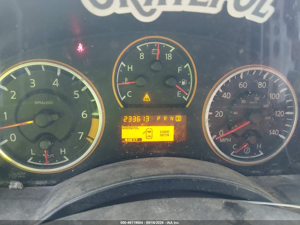 2015 Nissan Titan SV photo 7