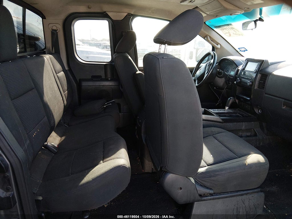 2015 Nissan Titan SV photo 8