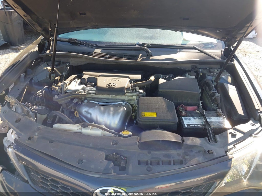 2013 Toyota Camry SE photo 10