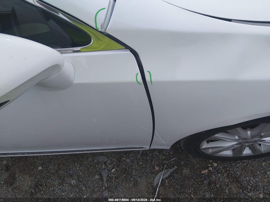 2011 Lexus ES 350 photo 6