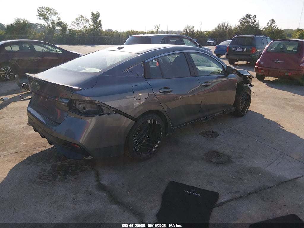2026 Nissan Sentra SR photo 4