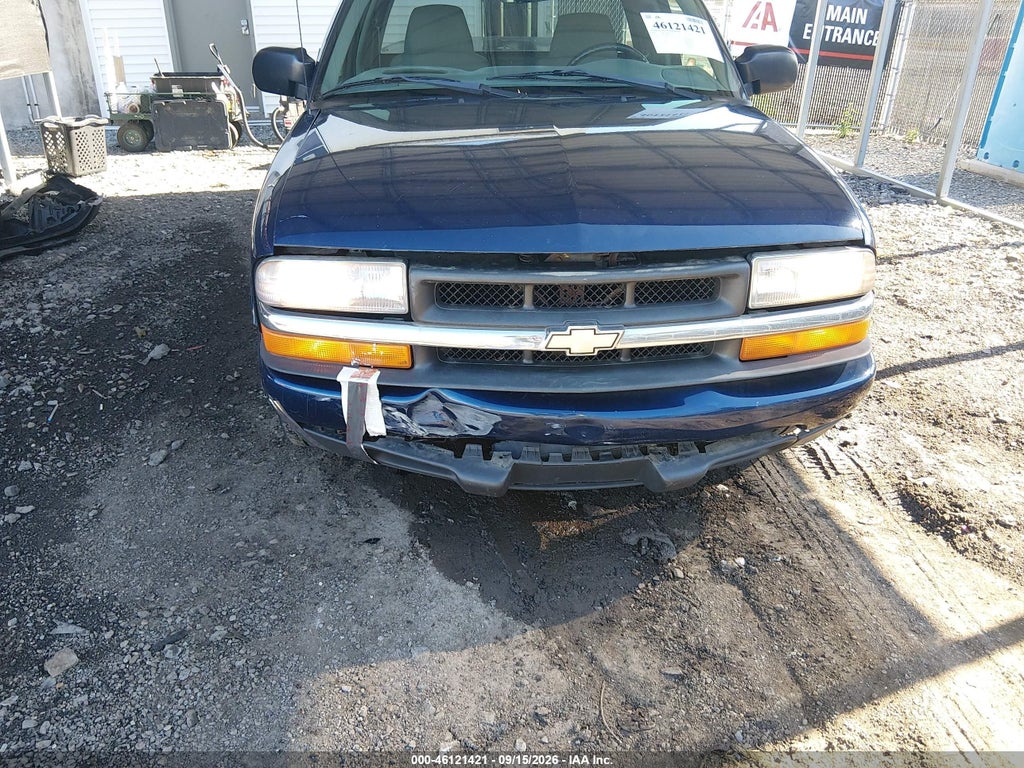 2003 Chevrolet S-10 LS photo 6