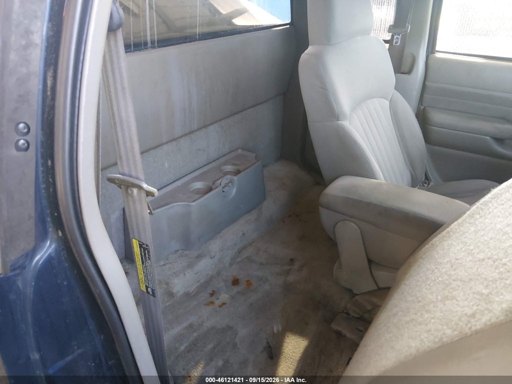 2003 Chevrolet S-10 LS photo 8