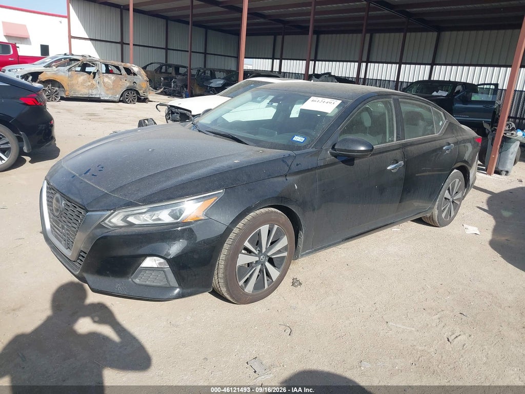 2021 Nissan Altima SV FWD photo 2
