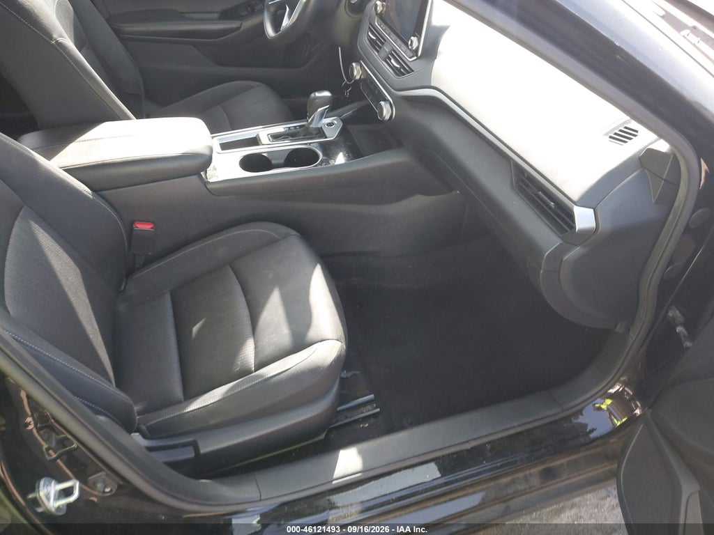 2021 Nissan Altima SV FWD photo 5