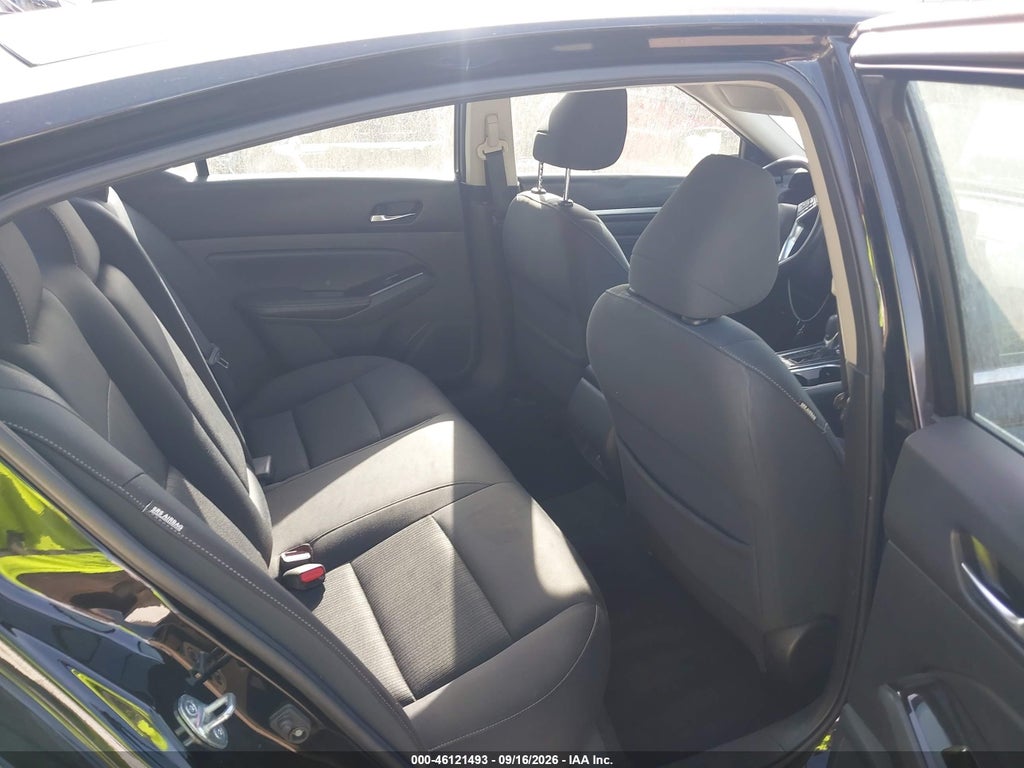 2021 Nissan Altima SV FWD photo 8