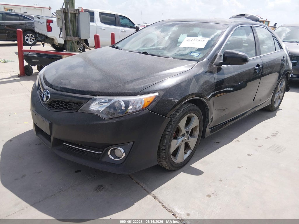 2012 Toyota Camry SE Limited Edition photo 2
