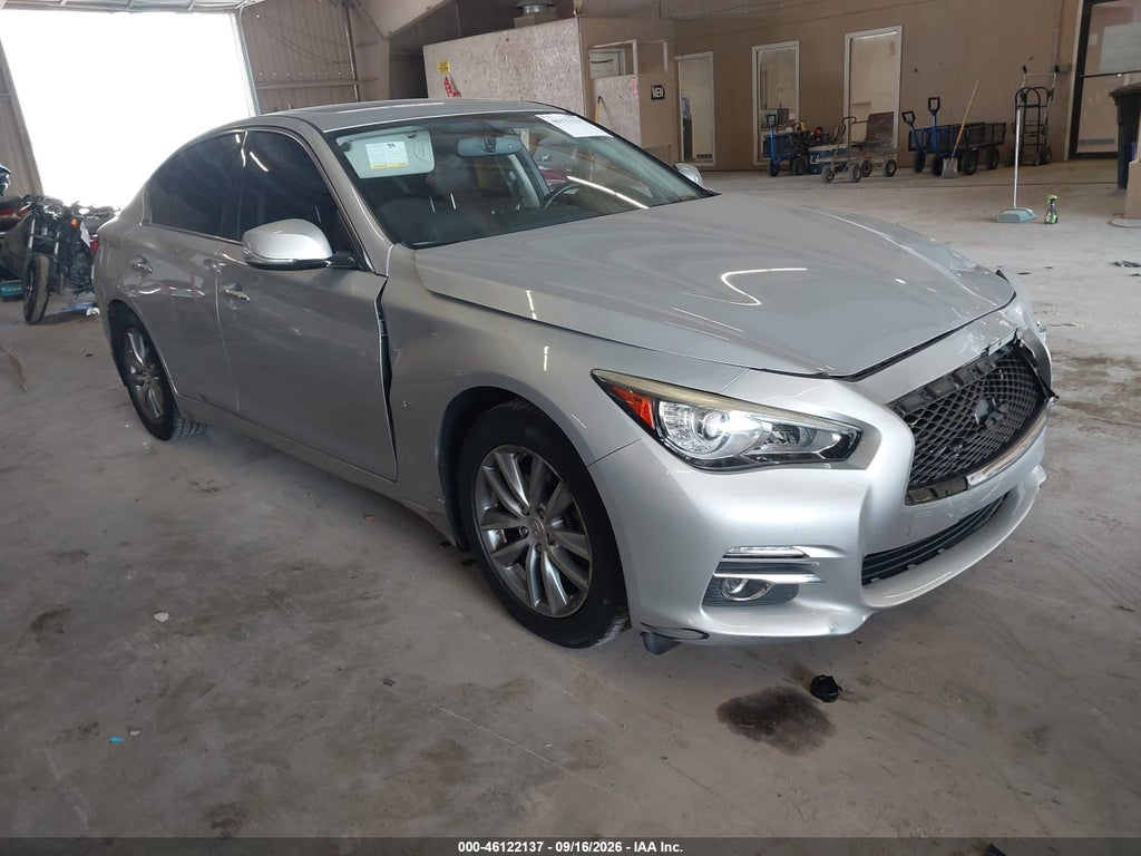 2015 Infiniti Q50 Premium photo 1