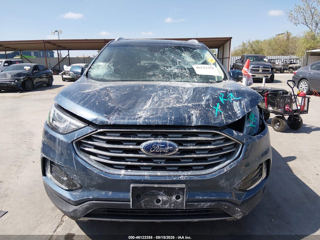 2019 Ford Edge SEL photo 6
