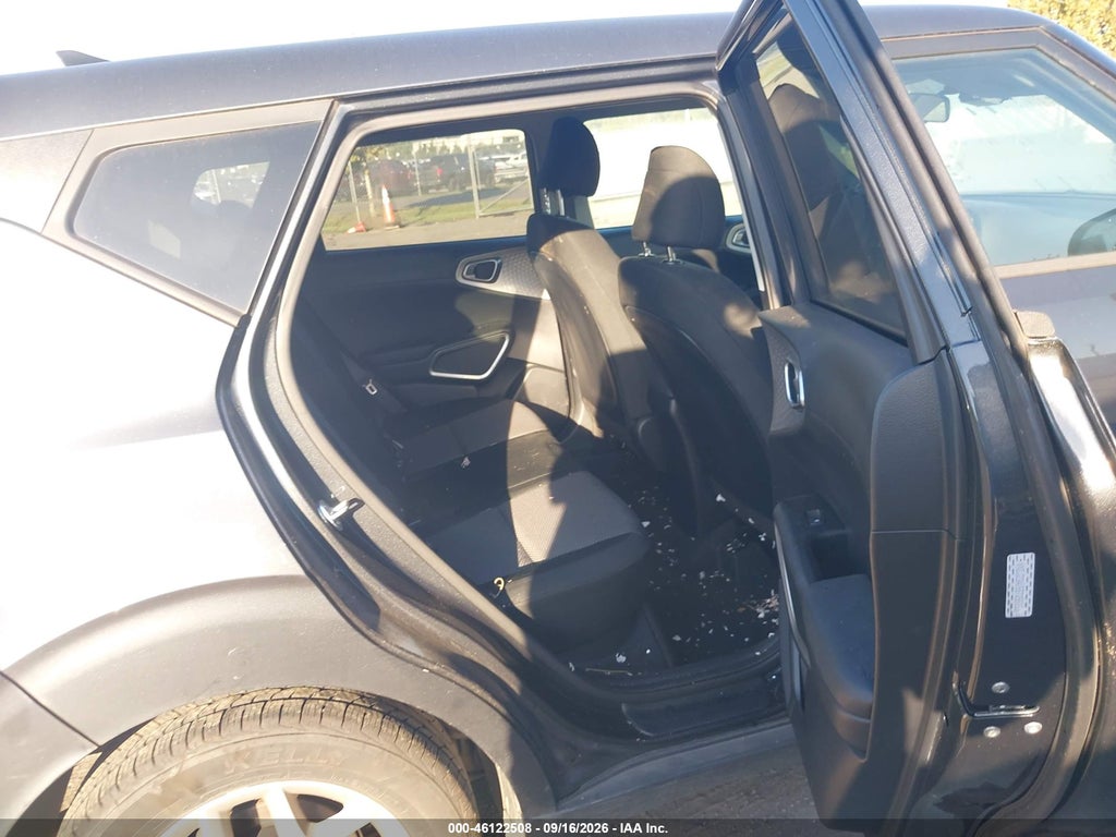 2025 Kia Soul LX photo 8