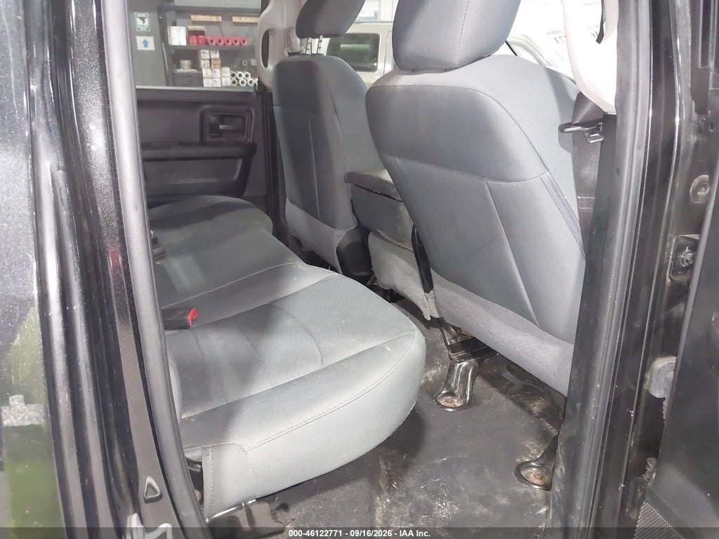 2018 Ram 1500 Express 4X4 6'4 Box photo 8