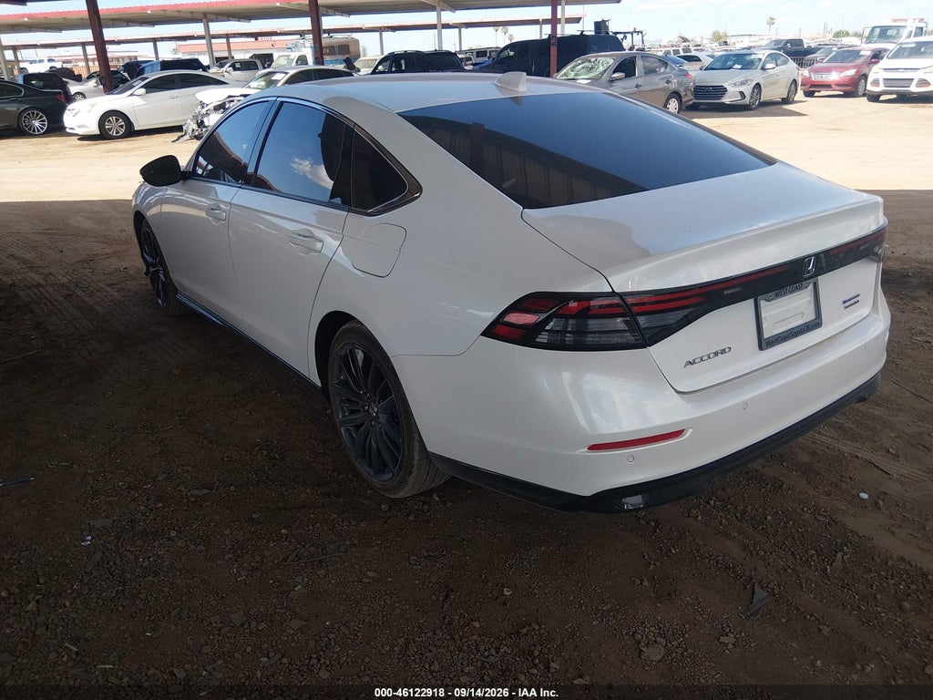2024 Honda Accord Hybrid Touring photo 3