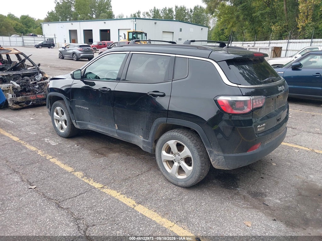 2018 Jeep Compass Latitude 4X4 photo 3