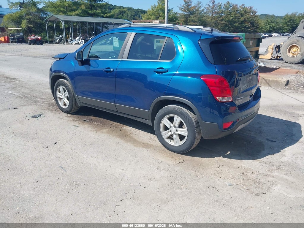 2020 Chevrolet Trax AWD LT photo 3