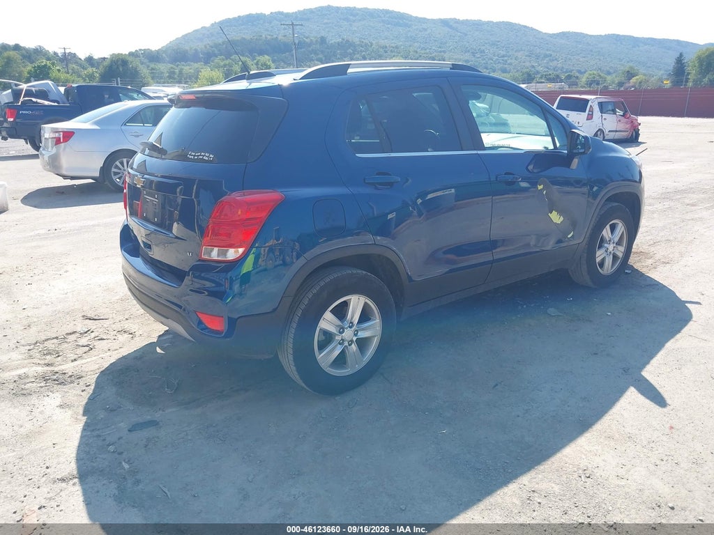 2020 Chevrolet Trax AWD LT photo 4