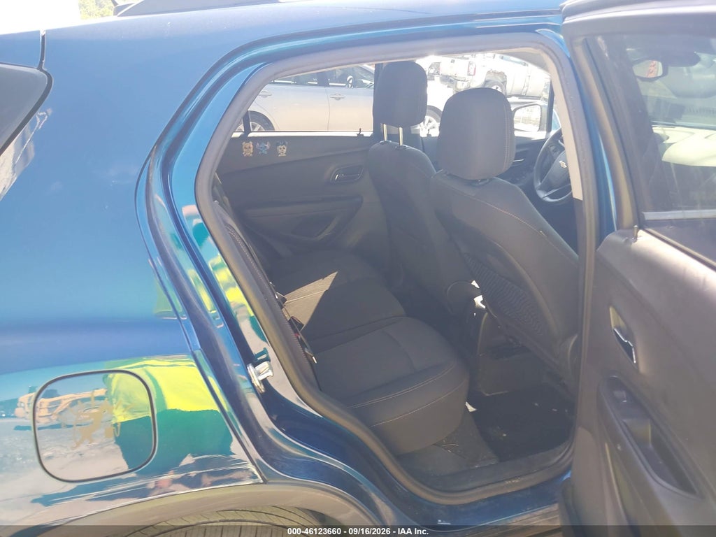 2020 Chevrolet Trax AWD LT photo 8