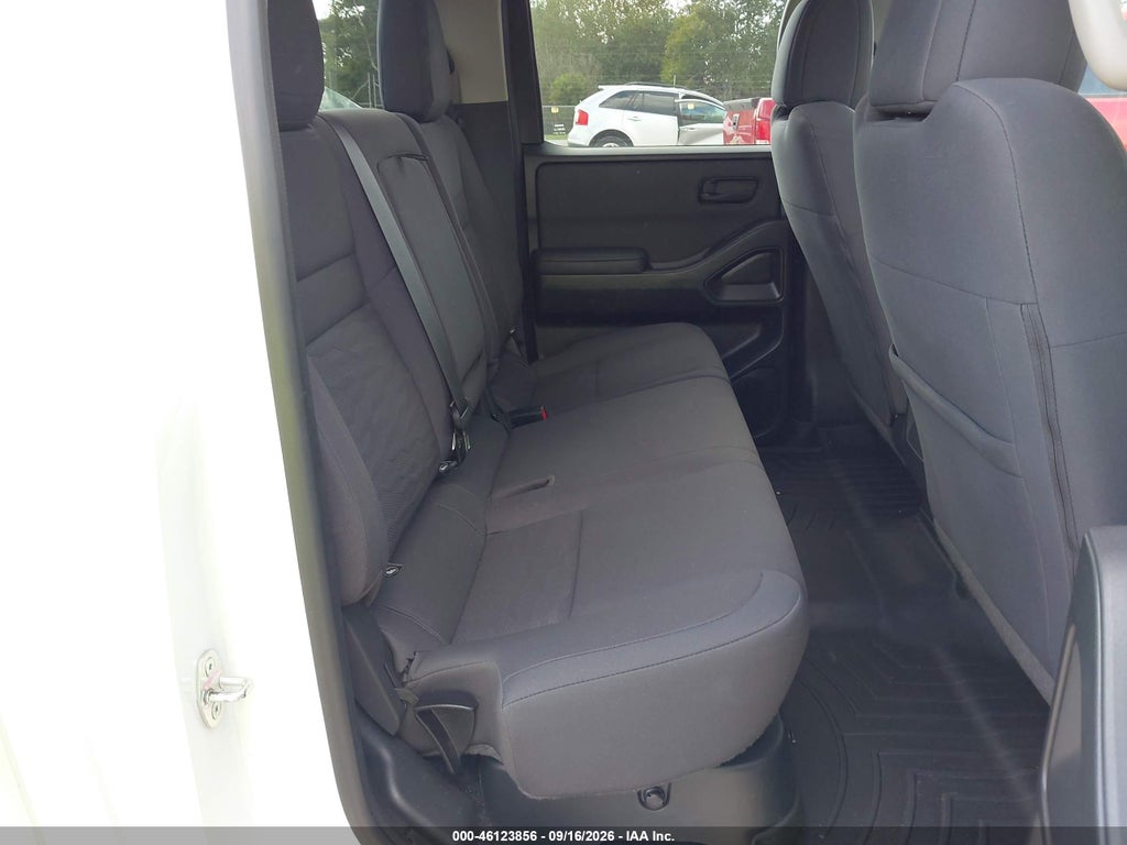 2022 Nissan Frontier S 4X4 photo 8