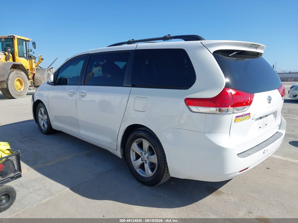 2012 Toyota Sienna LE V6 8 Passenger photo 3