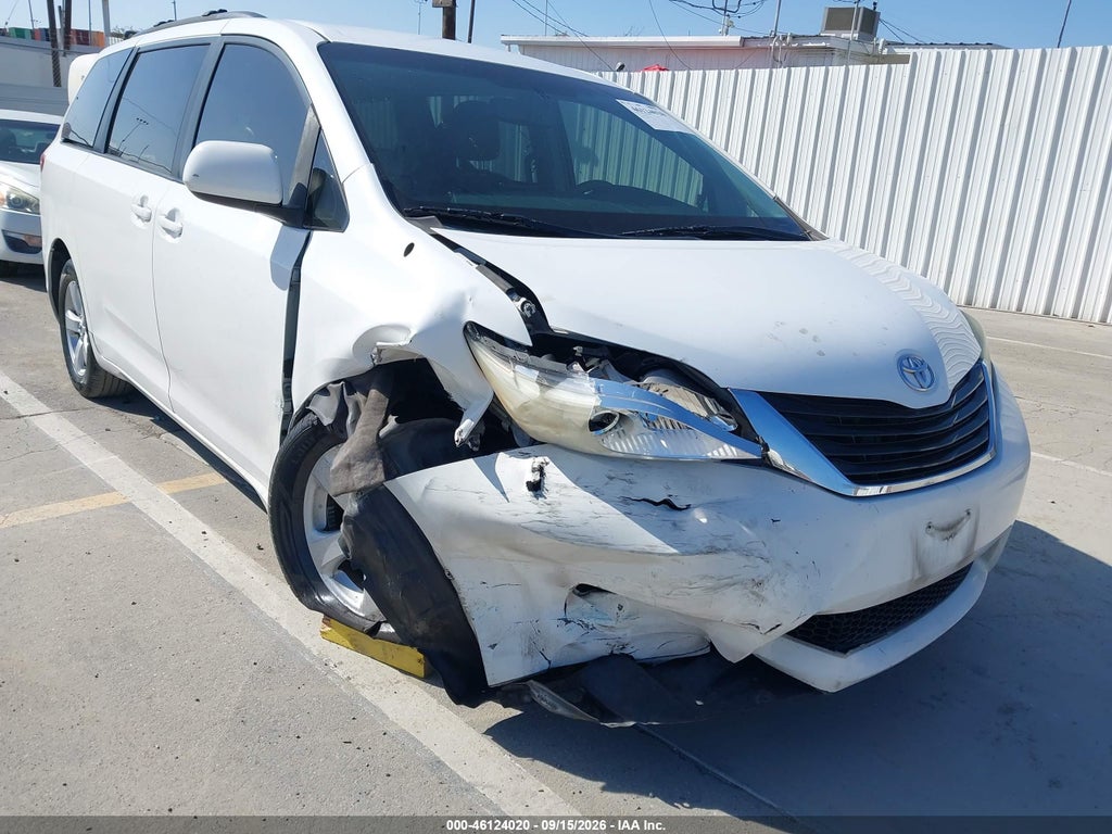 2012 Toyota Sienna LE V6 8 Passenger photo 6