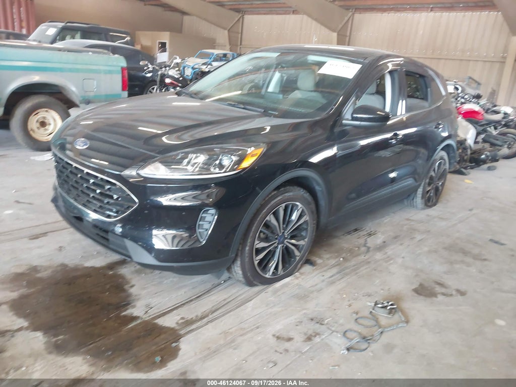 2022 Ford Escape SE photo 2