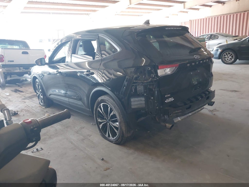 2022 Ford Escape SE photo 3
