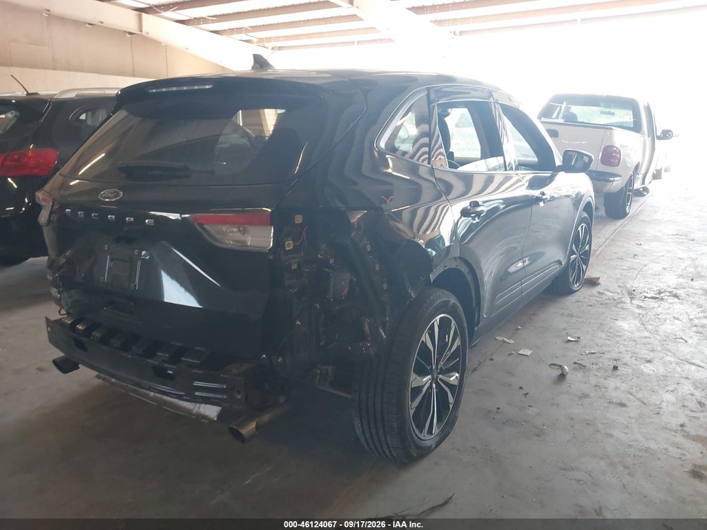 2022 Ford Escape SE photo 4