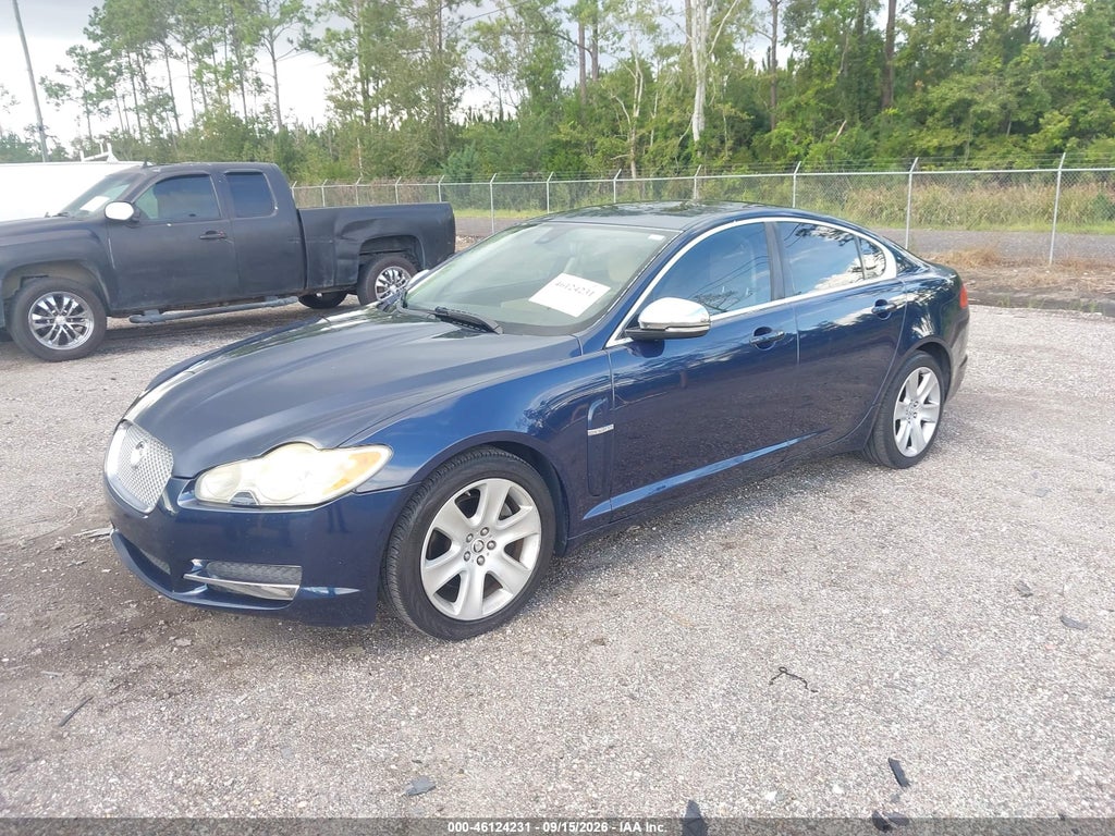 2010 Jaguar XF photo 2