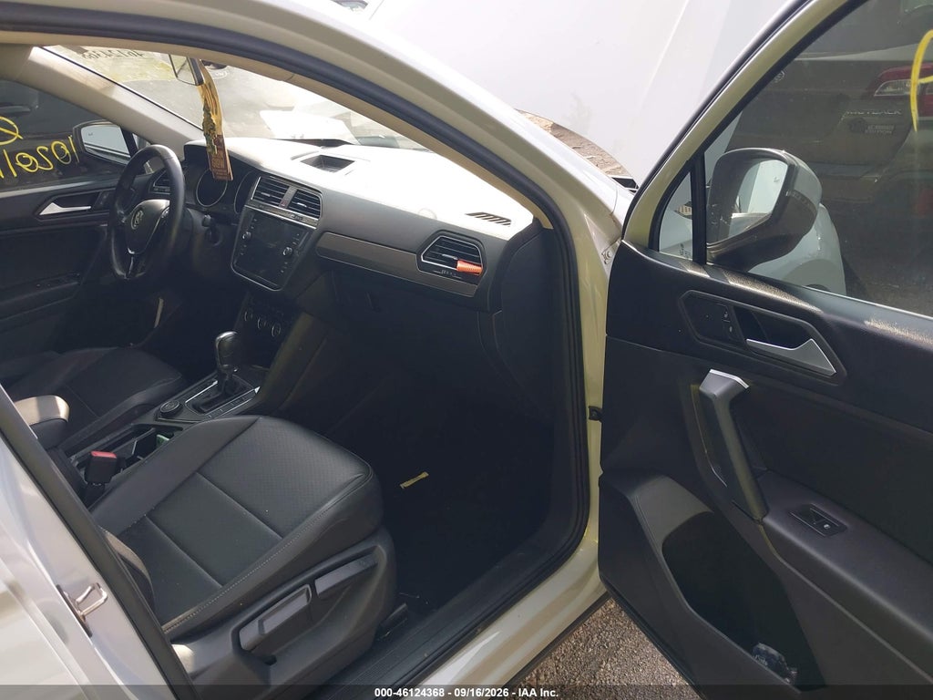 2019 Volkswagen Tiguan 2.0T SE/2.0T SEL/2.0T SEL R-Line/2.0T SEL R-Line Black photo 5