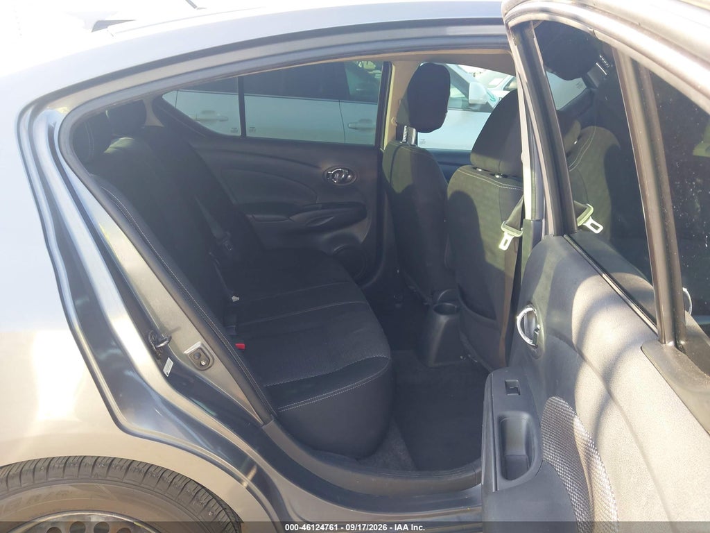 2019 Nissan Versa 1.6 SV photo 8