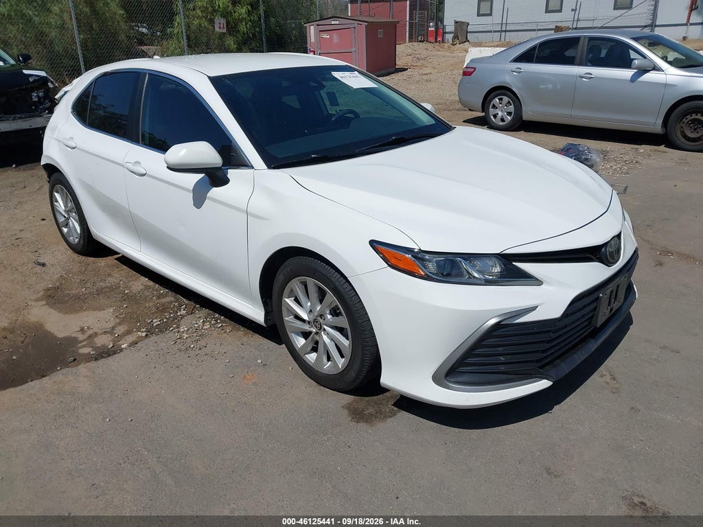 2021 Toyota Camry LE photo 1