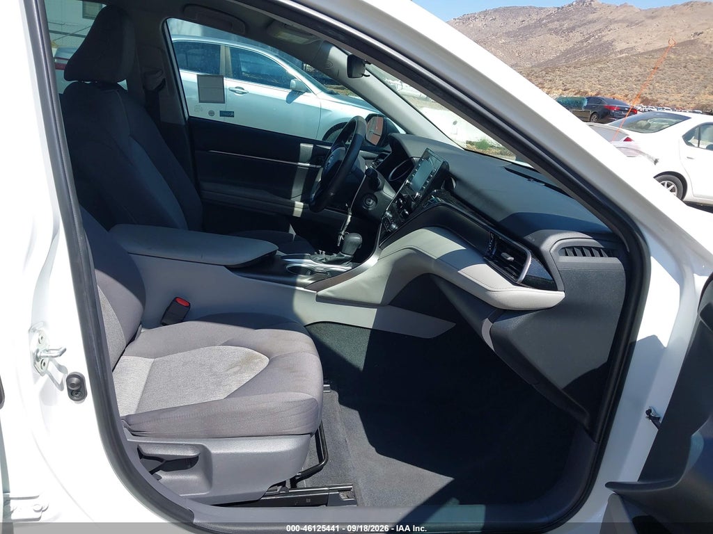 2021 Toyota Camry LE photo 5