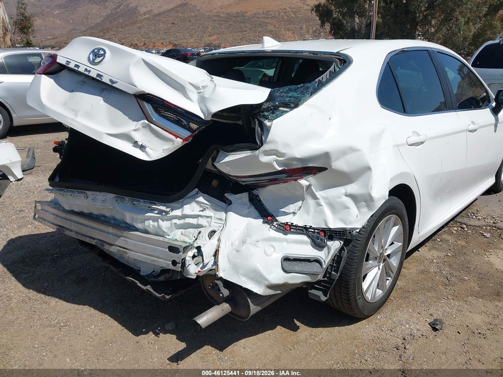 2021 Toyota Camry LE photo 6