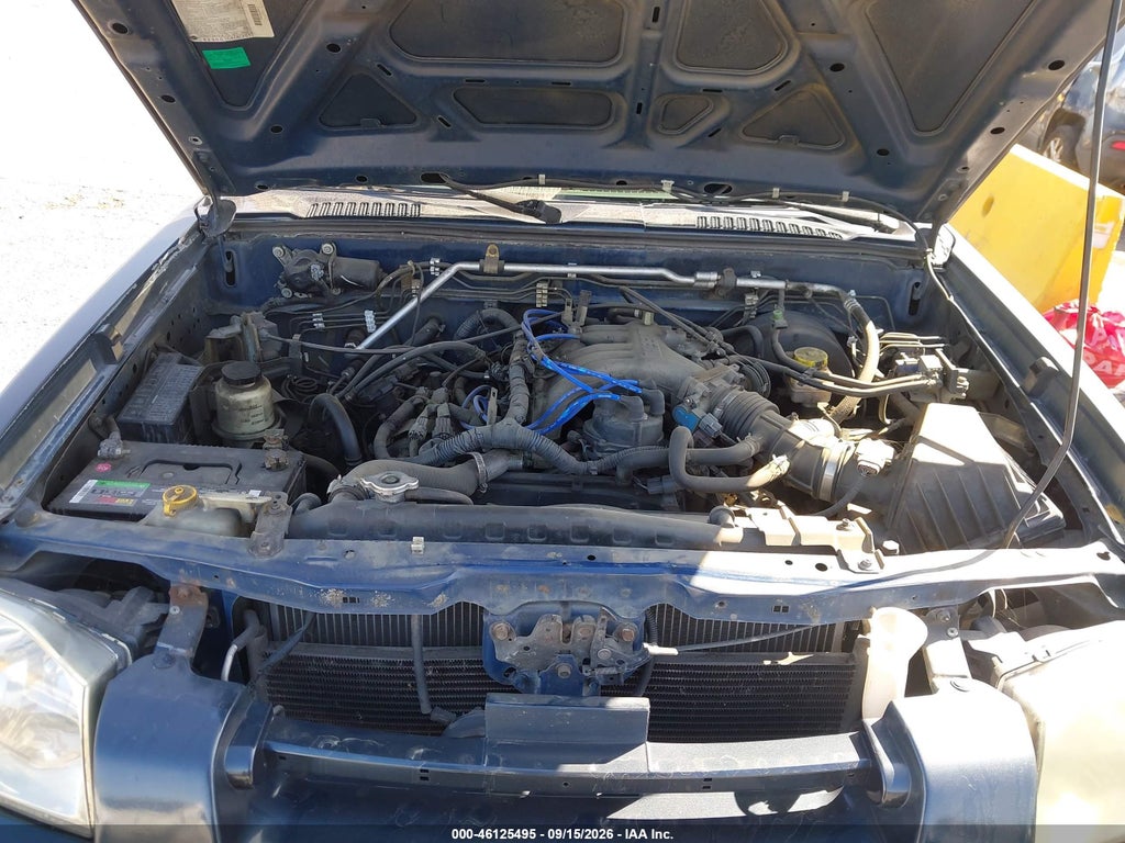 2002 Nissan Frontier XE-V6 photo 10