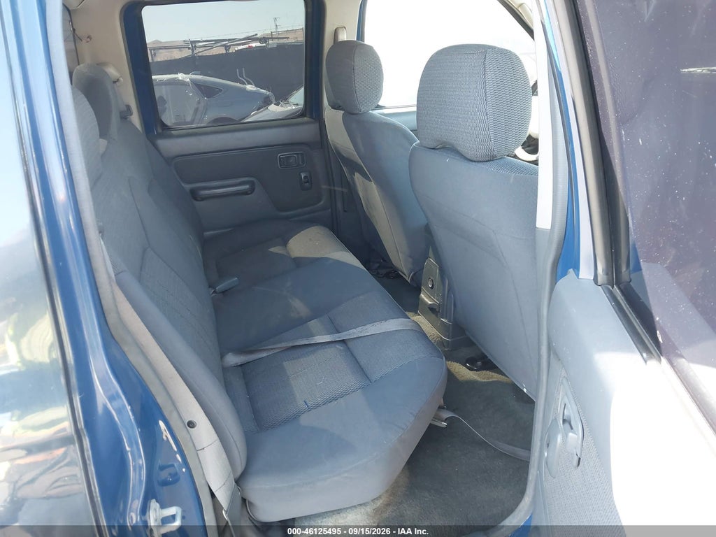 2002 Nissan Frontier XE-V6 photo 8