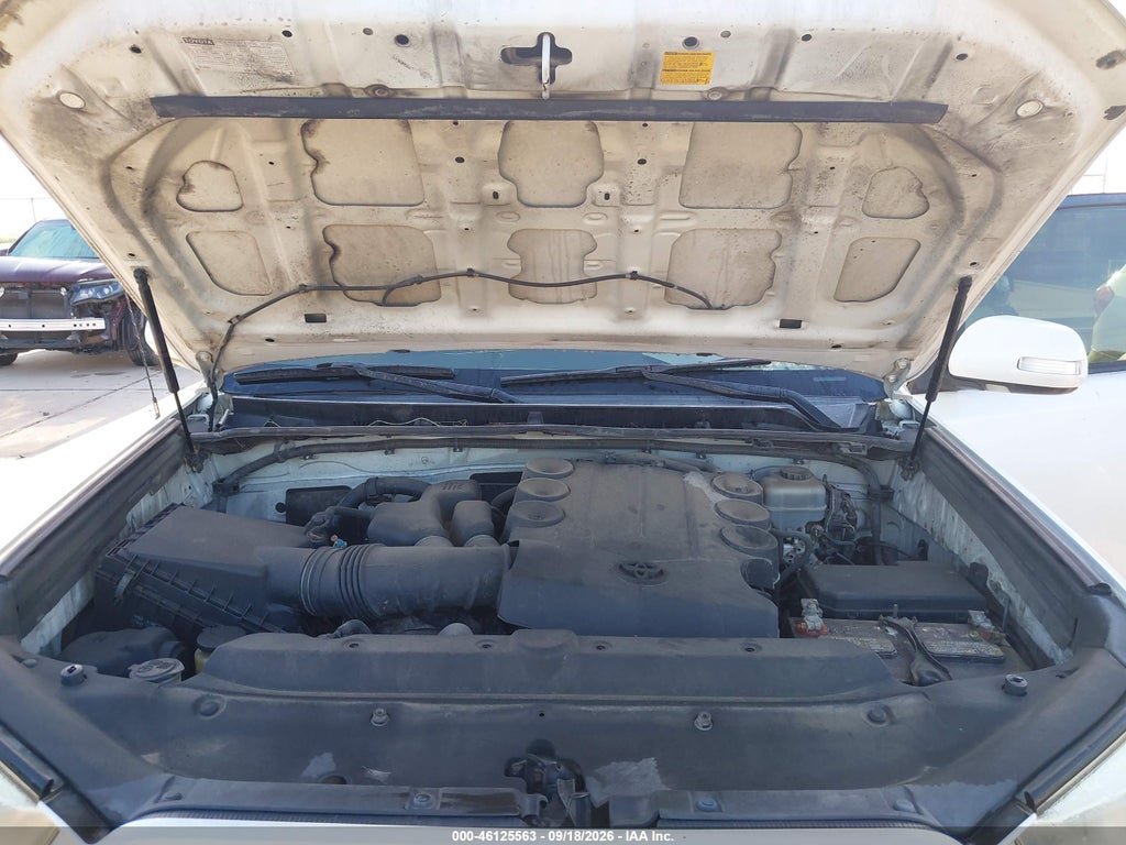 2013 Toyota 4RUNNER SR5 photo 10