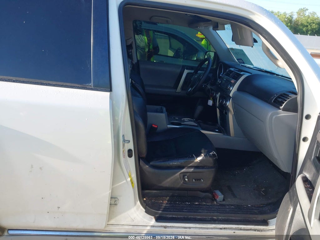 2013 Toyota 4RUNNER SR5 photo 5