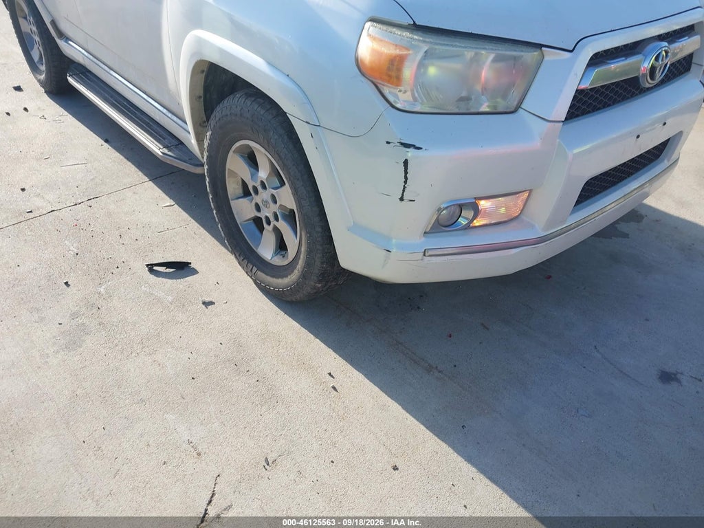 2013 Toyota 4RUNNER SR5 photo 6